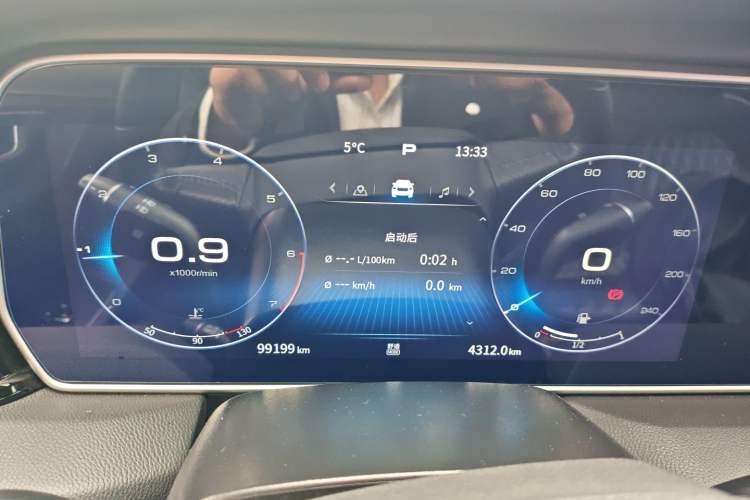 Used Hongqi HS5 2022 Revised Version 2.0T Smart Connect Flagship Edition

