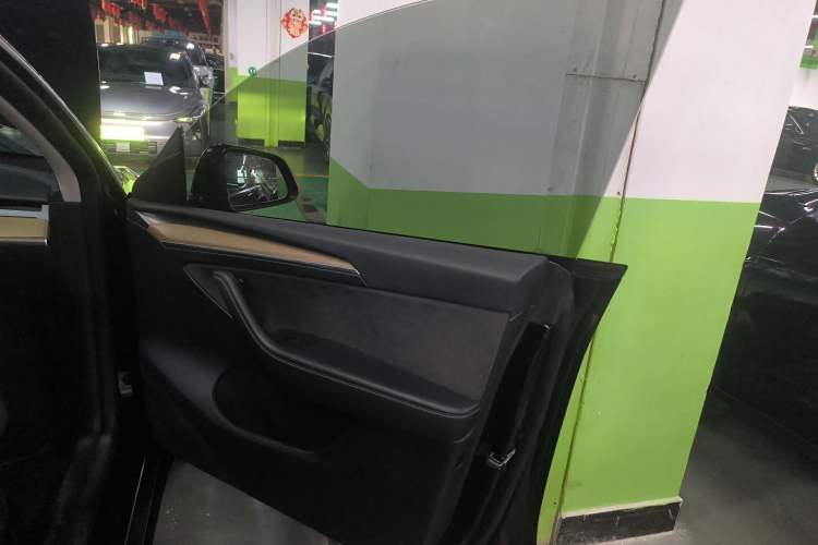 Used Tesla Model Y 2022 Rear-Wheel-Drive Version
