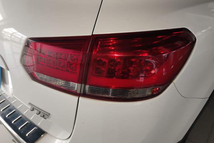 Used Yema T70 2016 1.8L Manual Elite Version
