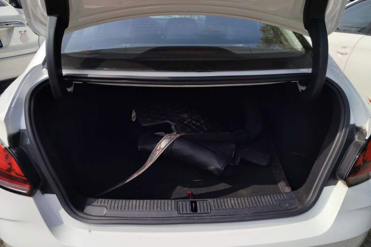 Used MG 5 2021 Revised 300TGI DCT Qingshè Luxurious Enjoyment Edition
