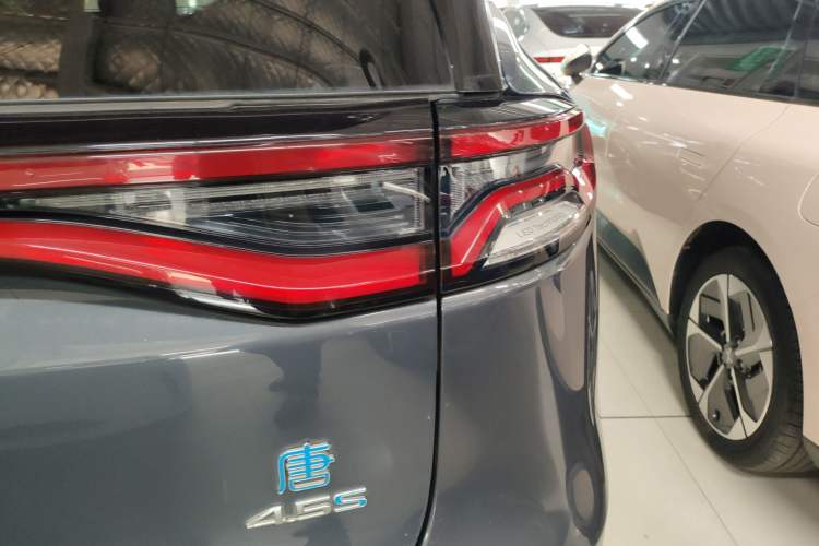Used BYD Tang New Energy 2018 DM 2.0T All-Wheel Drive Smart Connect Genesis Edition 7 Seats China V Emission Standard