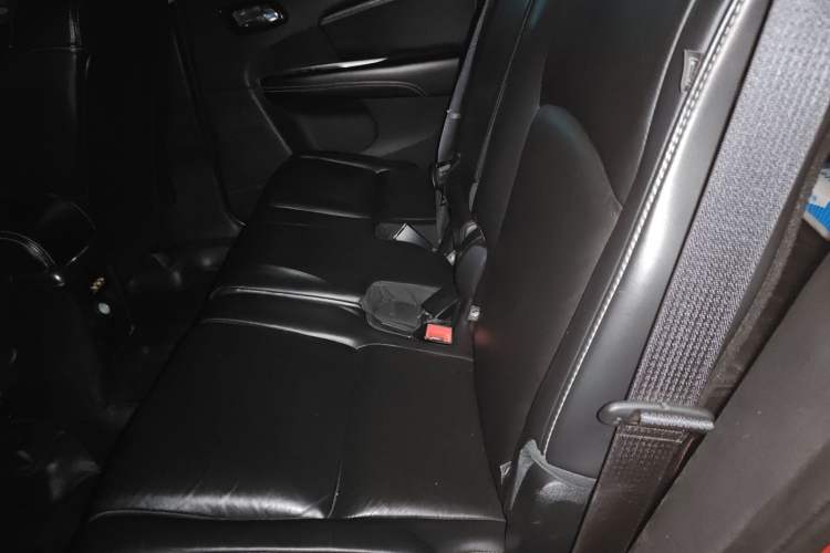 Used Dodge Journey 2013 2.4L Two-Wheel Drive Luxury Version