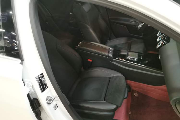 Used Mercedes-Benz A-Class 2022 Revised Version A 200 L Sport Sedan Fashionable Style