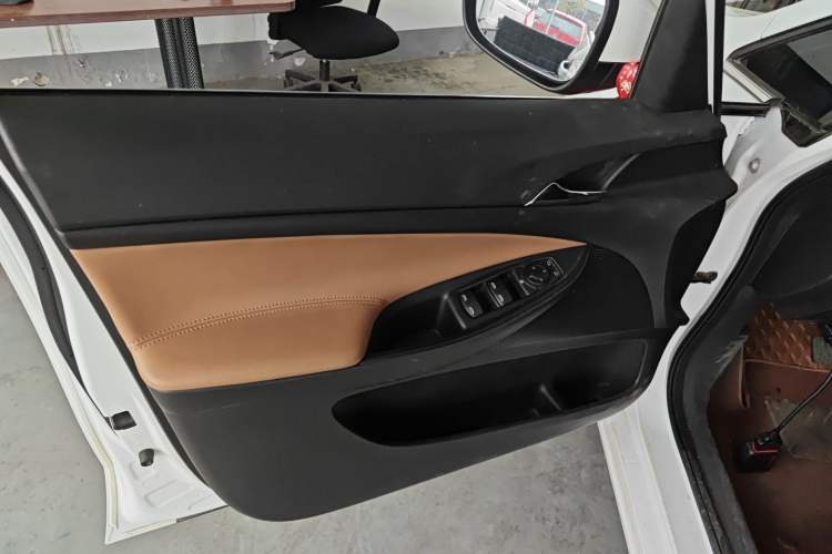 Used Buick GL6 2021 323T Mild Hybrid Connect Luxury Model
