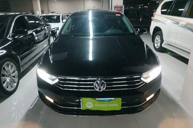 Used Volkswagen Magotan 2017 330TSI DSG Luxury Model
