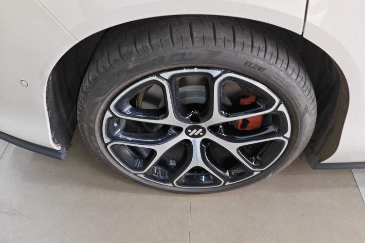 Used  L6 2025 Ultra Model
