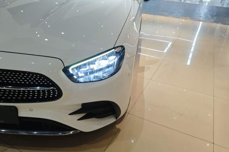 Used Mercedes-Benz E-Class 2021 Restyled E 300 L Sporty and Stylish Edition
