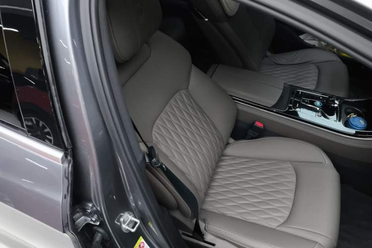 Used BYD Han 2024 DM-i Glory Edition 121KM Prestige Model