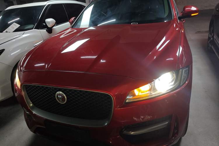 Used Jaguar F-PACE 2016 2.0T Two-Wheel-Drive R-Sport Sport Edition
