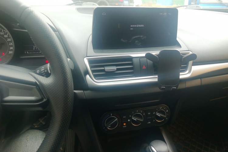 Used Mazda Mazda 3 Axela 2019 Cloud-Controlled Version Sedan 1.5L Automatic Comfort Trim China VI Standard
