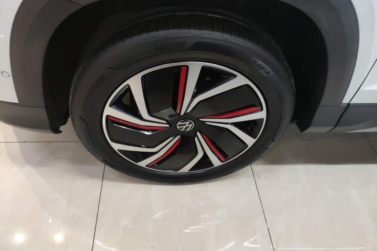 Used Volkswagen Tharu 2023 300TSI Two-Wheel-Drive Moon Luxury Edition
