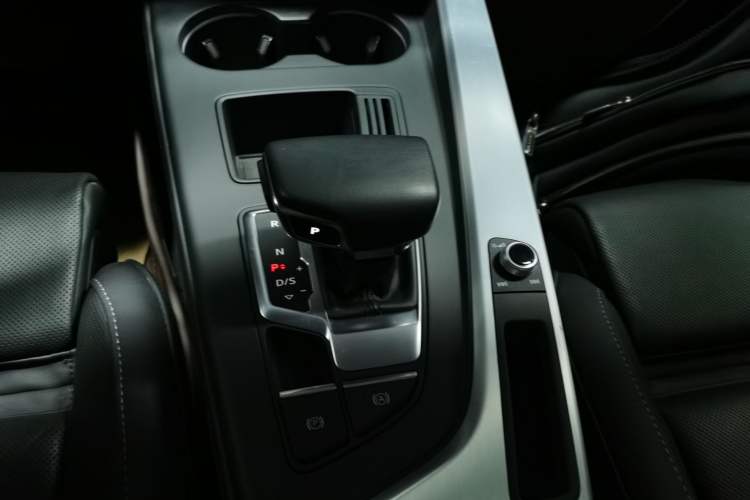 Used Audi A4L 2024 40 TFSI Fashion Dynamic Model
