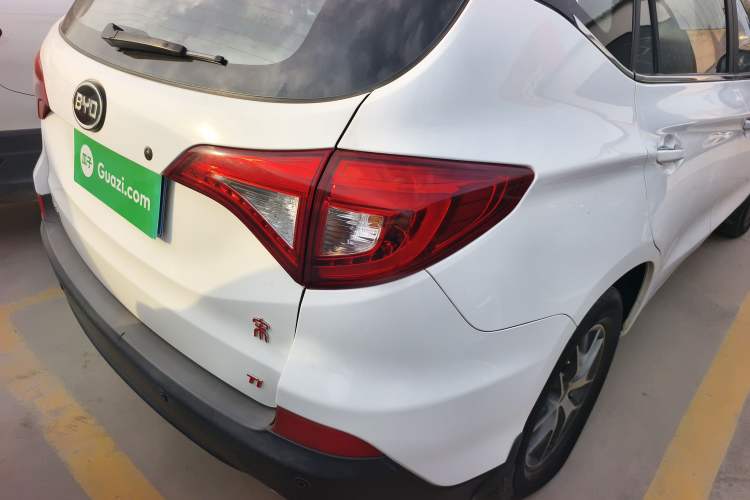 Used BYD Song 2016 GaiShi Edition 1.5TI Manual Elite Model
