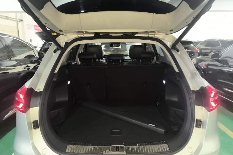 Used Hongqi HS5 2022 Revised Version 2.0T Smart Connect Flagship Edition
