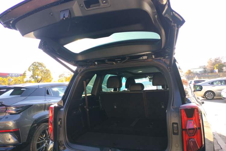 Used GAC Trumpchi GS8 2022 Linghang Series 2.0 TGDI Two-Wheel-Drive Luxury Smart Connectivity Version (7 Seats)