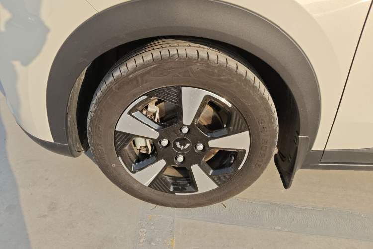 Used Wuling Bingo PLUS 2024 330 km Range Five-Seater Version