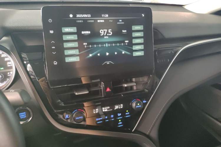 Used Toyota Camry 2021 2.0G Luxury Edition
