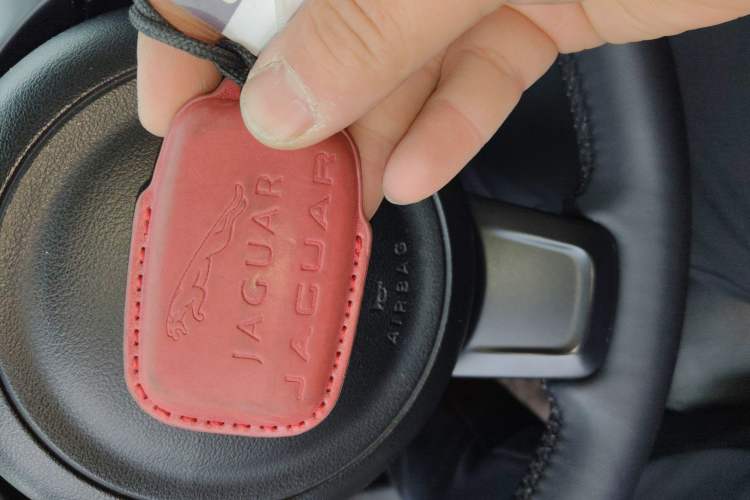 Used Jaguar F-PACE 2016 2.0T Two-Wheel Drive Urban Luxury Edition