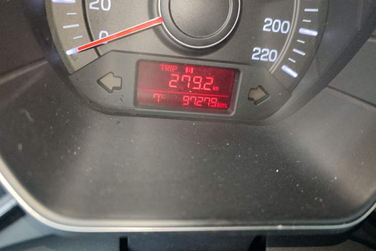 Used Kia K2 2015 Sedan 1.4L MT TOP