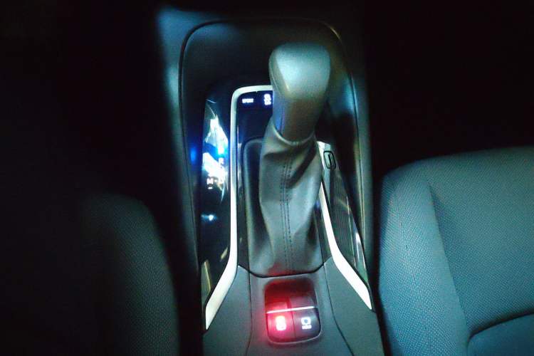 Used Toyota Levin 2019 185T CVT Luxury Edition China VI Standard