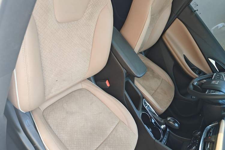 Used Buick Encore PLUS 2023 Smart Fun Edition
