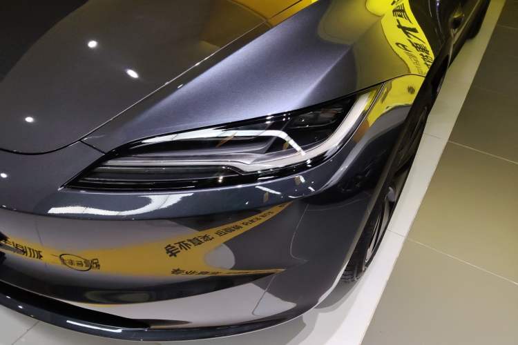 Used Tesla Model 3 2025 Rear-Wheel-Drive Version
