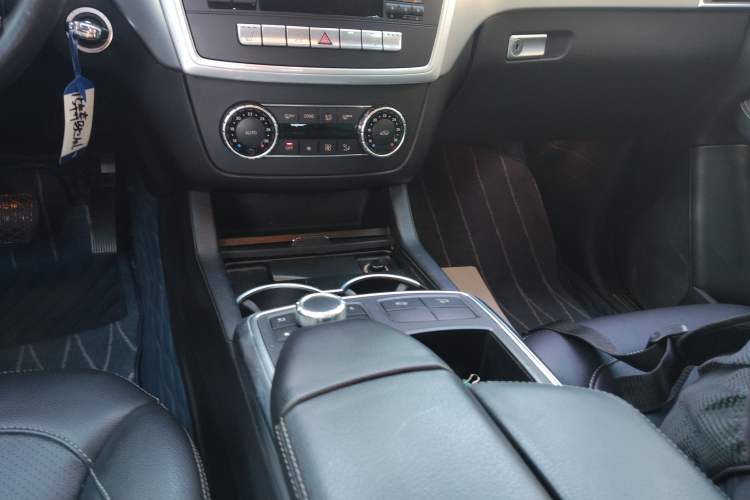 Used Mercedes-Benz M-Class 2014 ML 320 4MATIC
