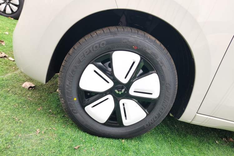 Used Wuling Hongguang MINIEV 2025 Four-Door Version Zhenxiang+ Edition