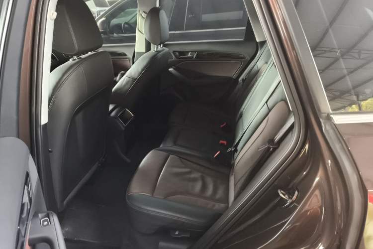 Used Audi Q5 2018 Collector's Edition 40 TFSI Ambition Model
