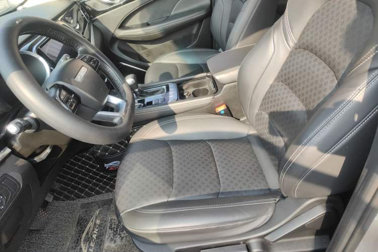 Used JETOUR X90 2019 1.6T DCT Smart Travel Version 7 Seats China VI Standard
