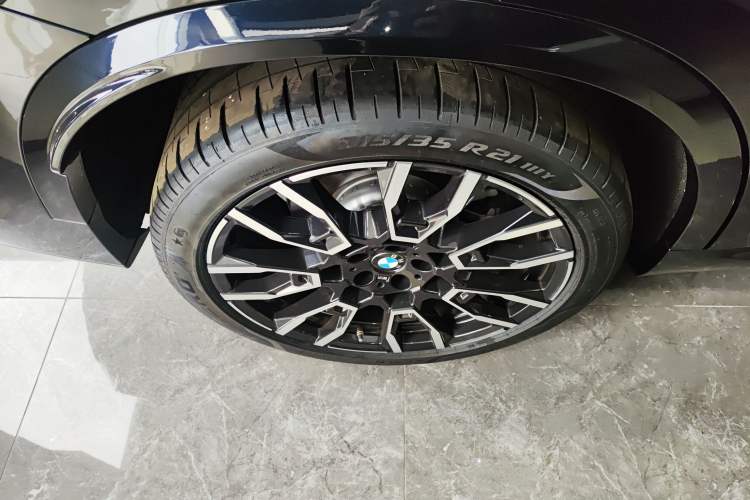 Used BMW X5 2023 xDrive 40Li M Sport Night Edition Package
