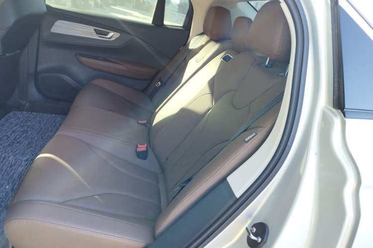 Used Hongqi E-QM5 2024 610 km PLUS