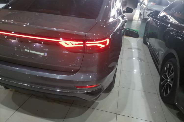 Used Geely Auto Emgrand 2022 4th Generation 1.5L CVT Flagship Model
