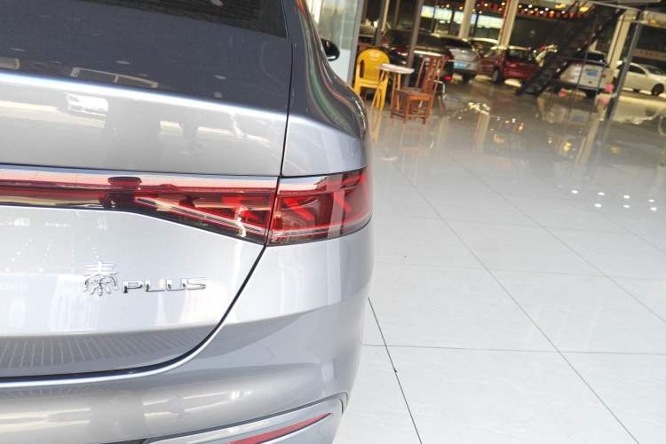 Used BYD Qin PLUS 2024 HONOR Edition DM-i 55KM Leading Model
