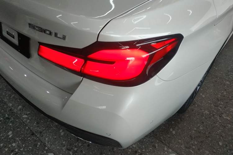 Used BMW 5 Series 2021 Facelifted 530Li Leading Edition M Sport Package
