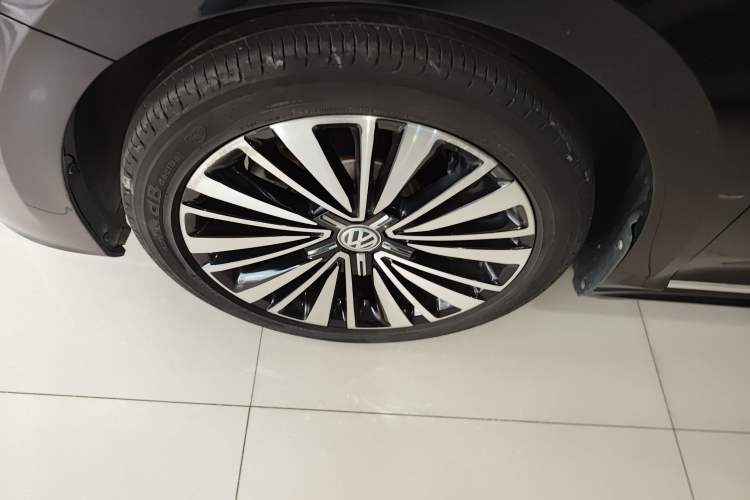 Used Volkswagen Passat 2019 330TSI Luxury Edition China VI Standard
