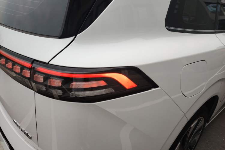 Used  eπ008 2025 210 Ultra LikeYi Edition 5-Seater
