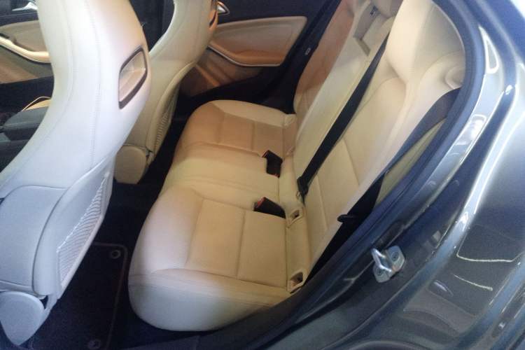 Used Mercedes-Benz GLA 2015 GLA 220 4MATIC Fashion Model