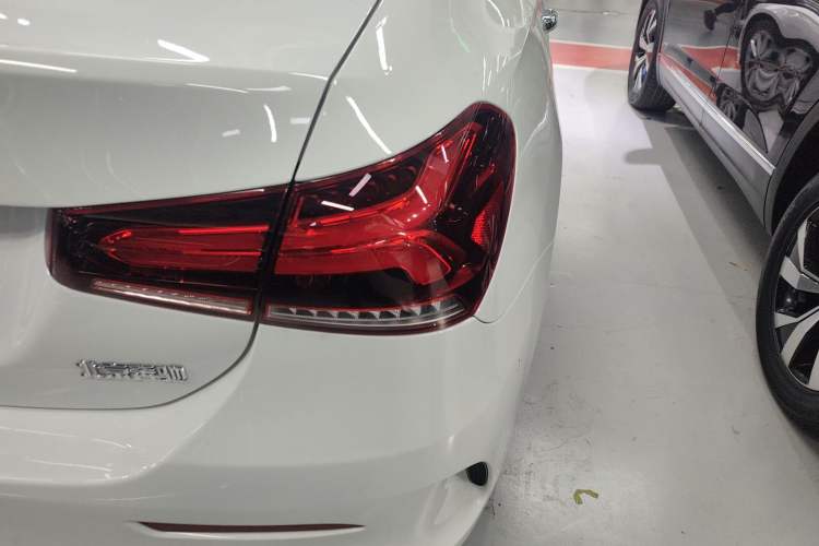 Used Mercedes-Benz A-Class 2022 Second Facelift A 200 L Sport Sedan Fashion Version
