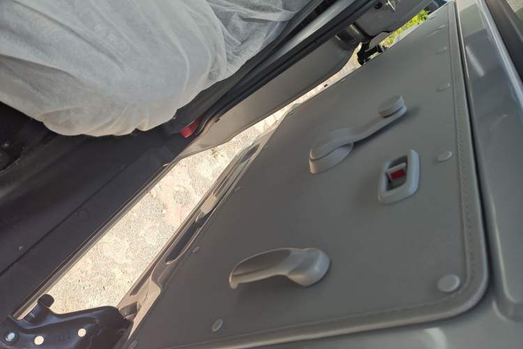 Used Jinbei Hiace X30 2024 1.5L Champion Edition Passenger Vehicle 5/6/7 Seats
