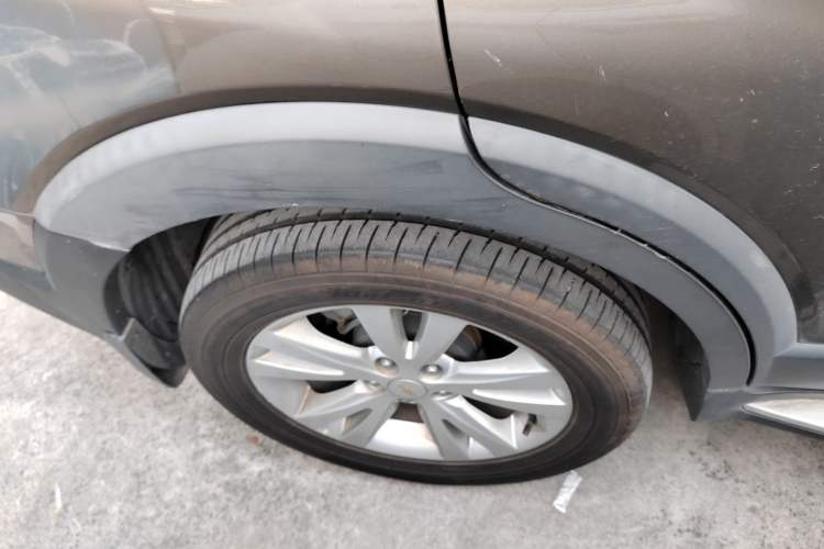 Used Chevrolet Captiva 2015 2.4L 4x4 Flagship Edition 7-Seater
