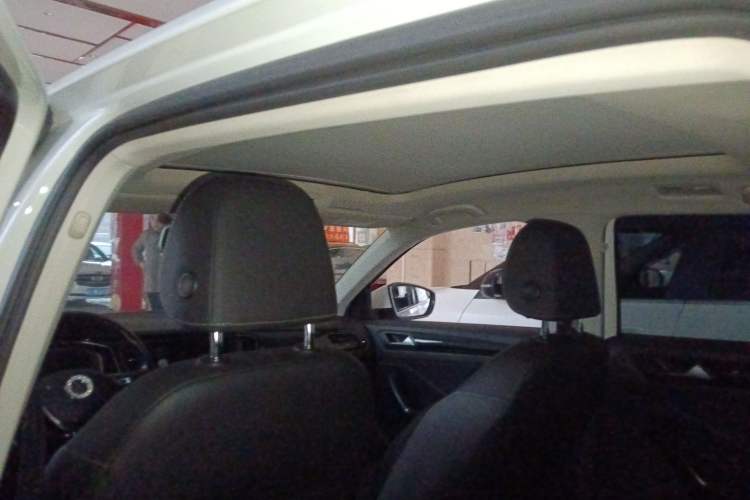 Used Volkswagen T-ROC 2020 280TSI DSG Two-Wheel Drive Comfort Version