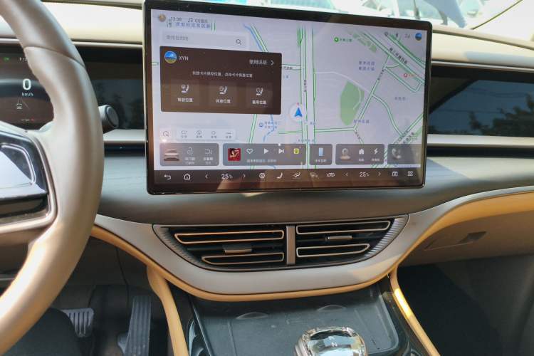 Used Denza D9 2022 DM-i 970 Four-Wheel Drive Flagship Model
