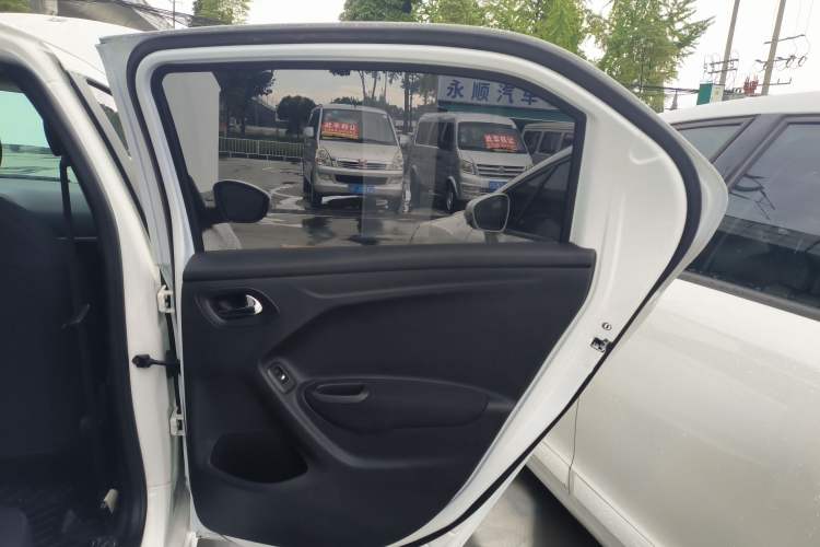 Used Peugeot 301 2014 1.6L Manual Comfort Edition
