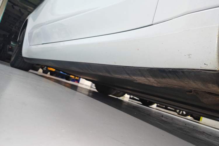 Used Tesla Model 3 2019 Long-Range All-Wheel-Drive Version
