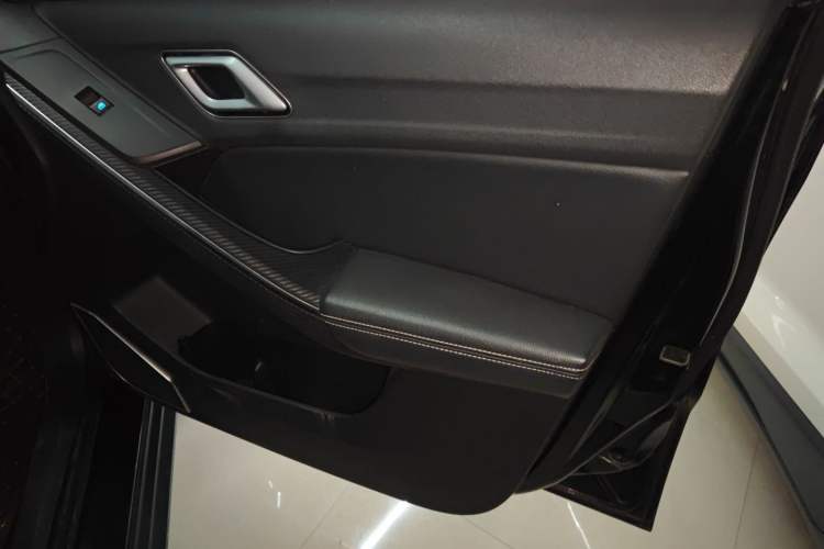 Used JMC Yusheng S330 2016 1.5L GTDi Automatic Two-Wheel Drive Flagship Edition
