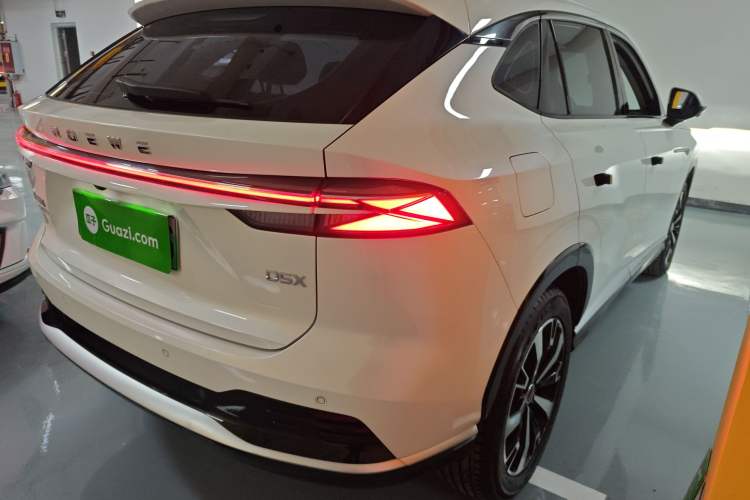 Used Roewe D5X DMH 2024 135 Tech Edition
