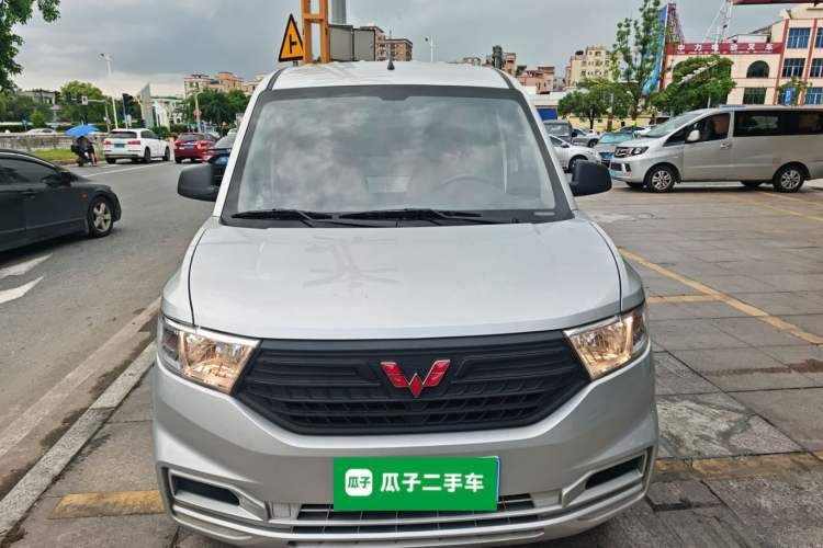 Used Wuling Hongguang V 2021 1.5L Jingqu Edition Enclosed-Window Vehicle LAR
