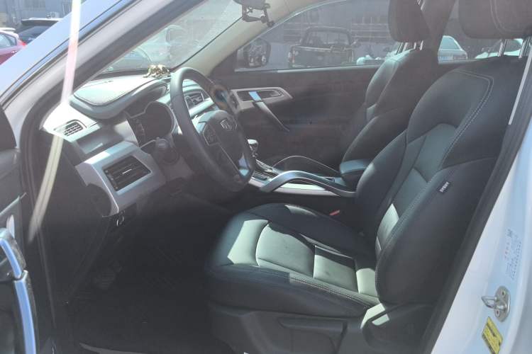 Used Geely Auto Emgrand X7 Sport 2016 1.8TD Automatic ZhiShang Model