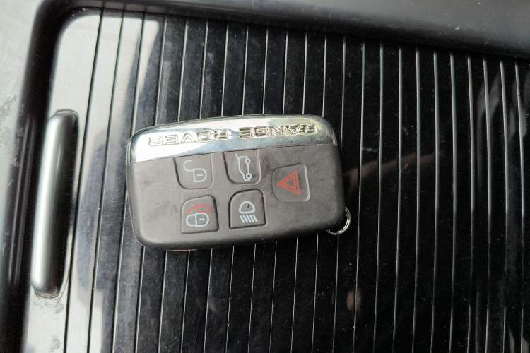 Used Land Rover Discovery Sport 2019 240 PS SE Dynamic Version China VI Standard
